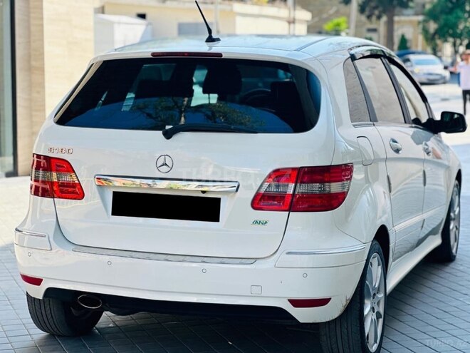 Mercedes B 180 2010, 90,000 km - 1.7 l - Lənkəran