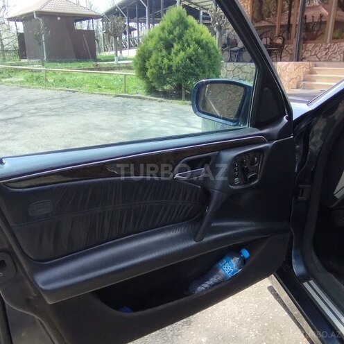 Mercedes E 200 1998, 500,000 km - 2.0 l - Xaçmaz