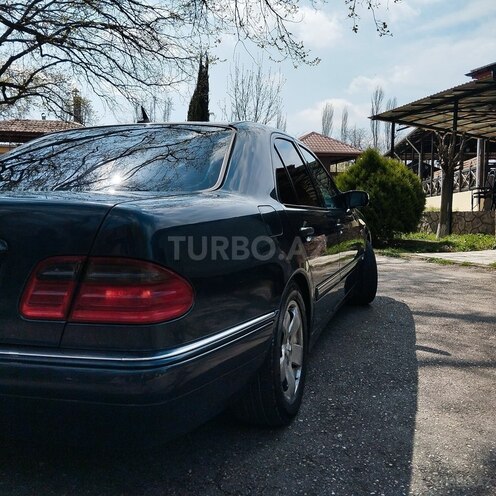 Mercedes E 200 1998, 500,000 km - 2.0 l - Xaçmaz