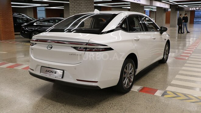 GAC Aion ES-5