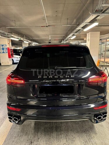 Porsche Cayenne Turbo S 2016, 83,500 km - 4.8 л - Bakı
