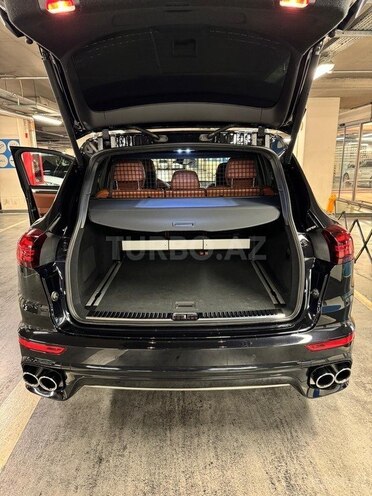 Porsche Cayenne Turbo S 2016, 83,500 km - 4.8 л - Bakı