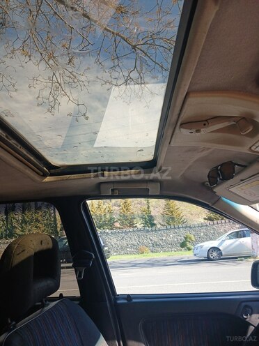 Opel Vectra 1994, 450,000 km - 2.0 l - Qax