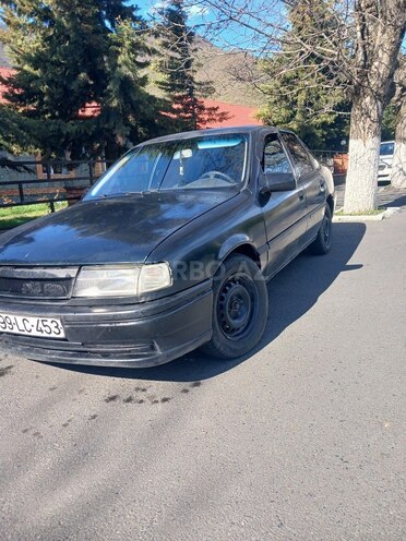 Opel Vectra 1994, 450,000 km - 2.0 l - Qax