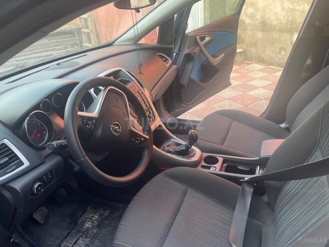Opel Astra 2012, 250,000 km - 1.4 l - Bakı