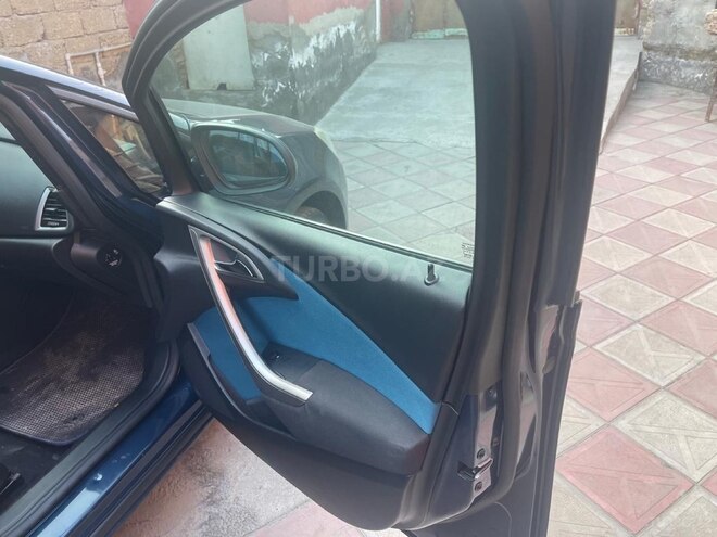Opel Astra 2012, 250,000 km - 1.4 l - Bakı