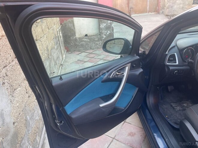 Opel Astra 2012, 250,000 km - 1.4 l - Bakı
