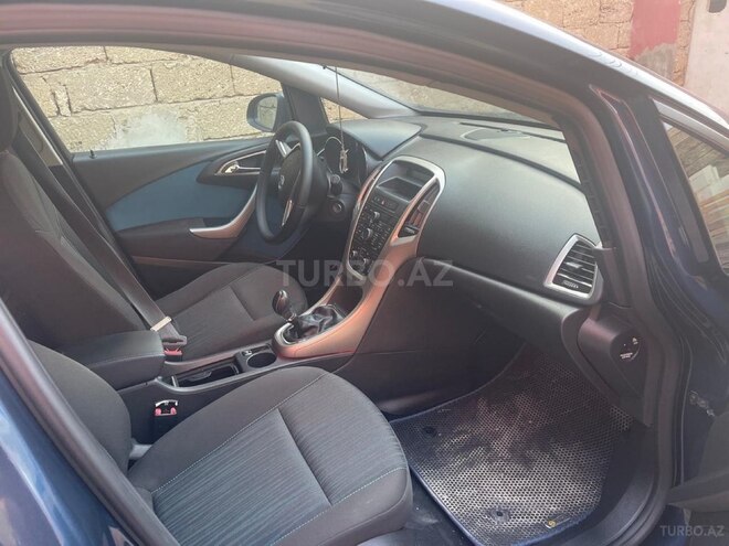 Opel Astra 2012, 250,000 km - 1.4 l - Bakı