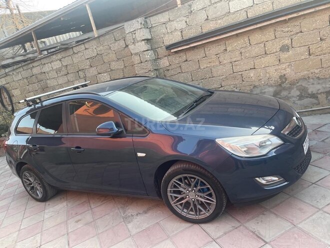 Opel Astra 2012, 250,000 km - 1.4 l - Bakı