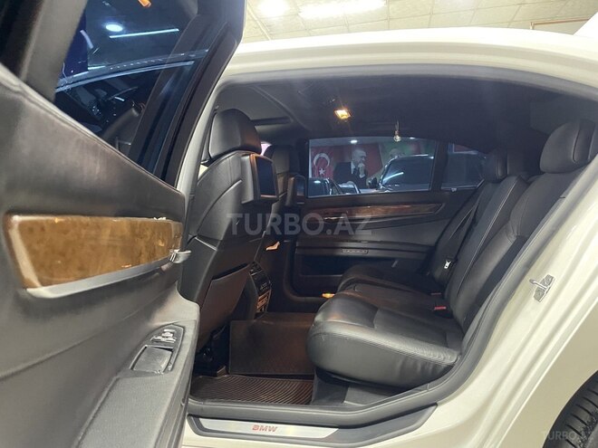 BMW 750-8