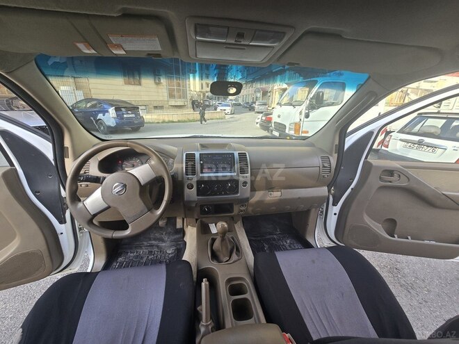Nissan Navara 2013, 317,000 km - 2.5 l - Bakı