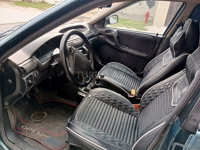 Opel Astra 1997, 100,000 km - 1.6 l - Bakı