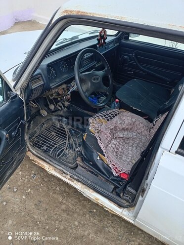 LADA (VAZ) 2107 2004, 95,000 km - 1.6 l - Salyan