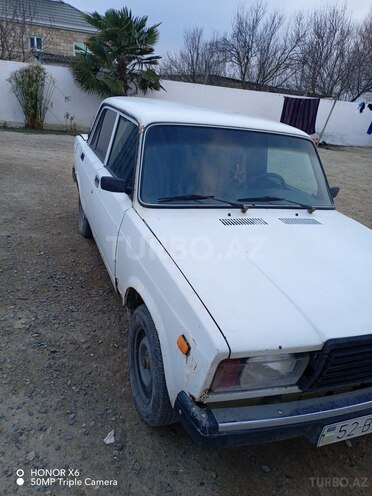 LADA (VAZ) 2107 2004, 95,000 km - 1.6 l - Salyan