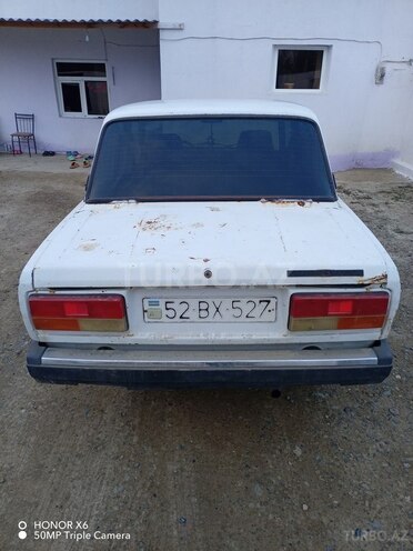 LADA (VAZ) 2107 2004, 95,000 km - 1.6 l - Salyan
