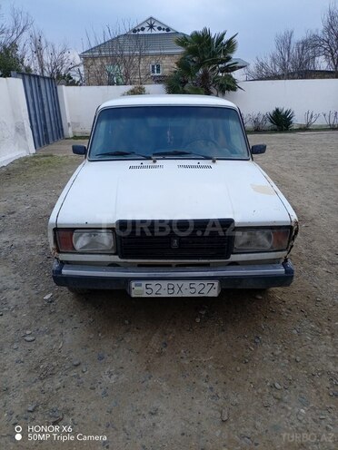 LADA (VAZ) 2107 2004, 95,000 km - 1.6 l - Salyan