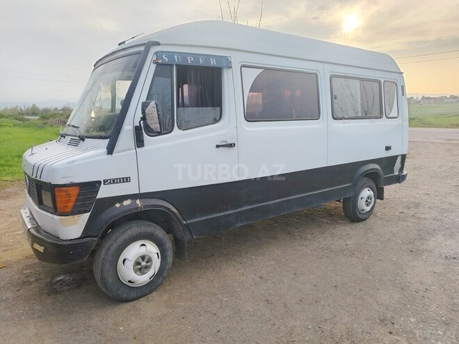Mercedes 208 D 1991, 250,000 km - 2.5 л - Masallı