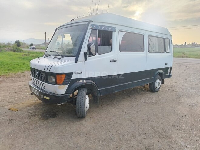 Mercedes 208 D 1991, 250,000 km - 2.5 л - Masallı