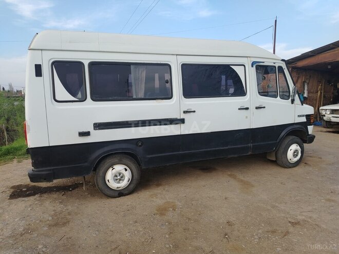 Mercedes 208 D 1991, 250,000 km - 2.5 л - Masallı