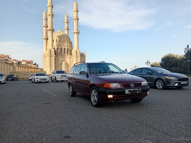 Opel Astra 1995, 200,009 km - 1.6 l - Bakı