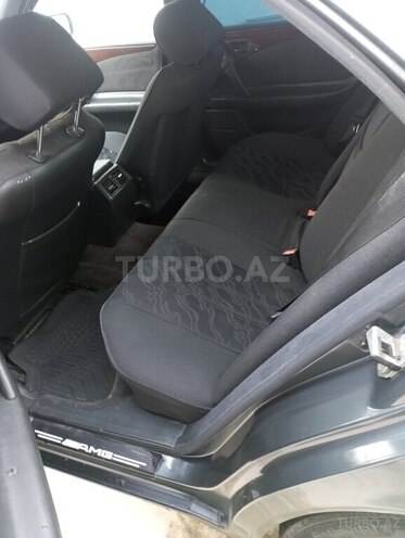 Mercedes E 280 1997, 250,000 km - 2.8 l - Bakı