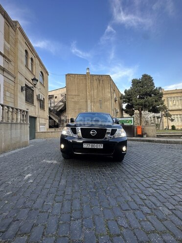 Nissan Patrol 2010, 134,000 km - 5.6 l - Bakı