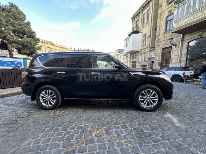 Nissan Patrol 2010, 134,000 km - 5.6 l - Bakı