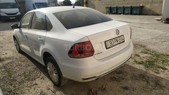 Volkswagen Polo 2017, 300,000 km - 1.6 l - Bakı