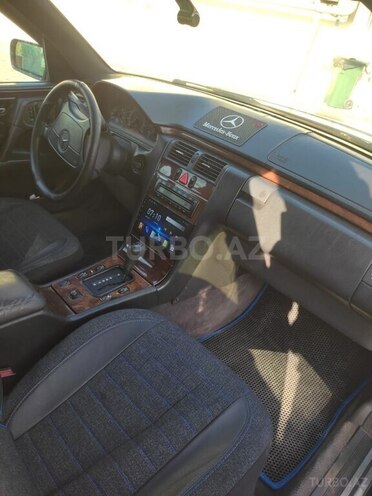 Mercedes E 320 1996, 358,000 km - 3.2 l - Bakı