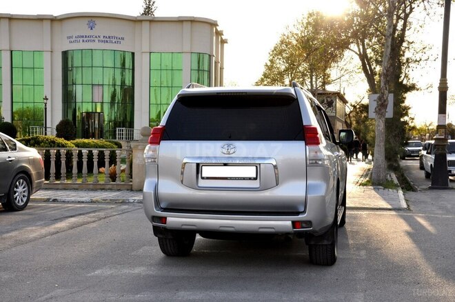 Toyota Land Cruiser Prado 2010, 170,000 km - 2.7 л - Bakı