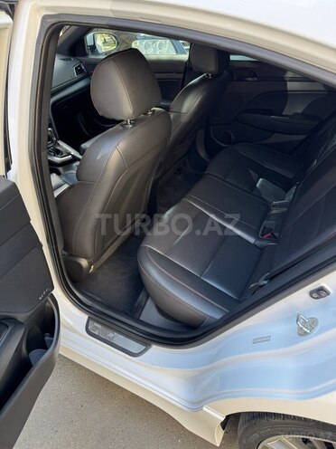 Hyundai Elantra 2018, 160,000 km - 1.6 л - Bakı