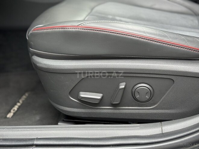 Hyundai Sonata-13