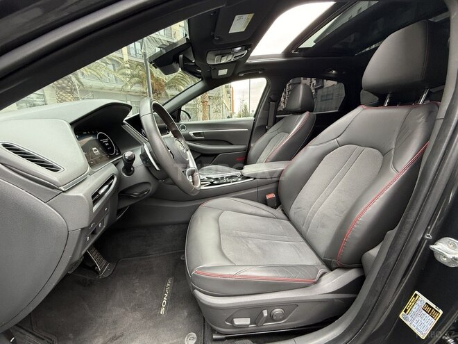 Hyundai Sonata-16
