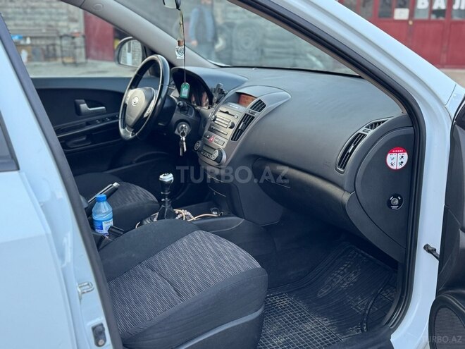 Kia Ceed 2008, 290,000 km - 1.4 л - 