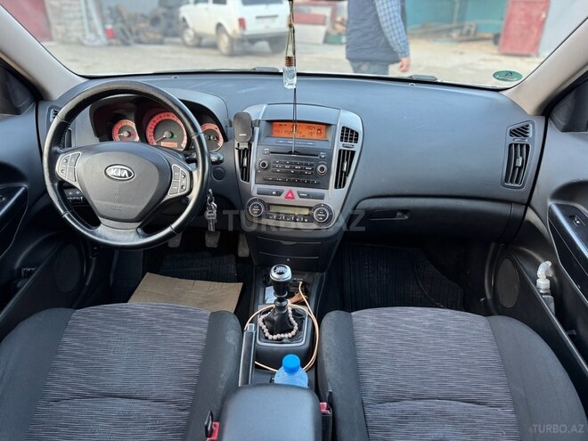 Kia Ceed 2008, 290,000 km - 1.4 л - 
