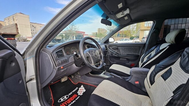 Hyundai Elantra 2001, 245,658 km - 2.0 l - Sumqayıt