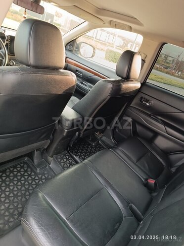 Mitsubishi Outlander 2013, 190,000 km - 2.4 l - Bakı