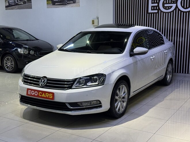 Volkswagen Passat-1