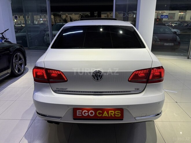 Volkswagen Passat-8