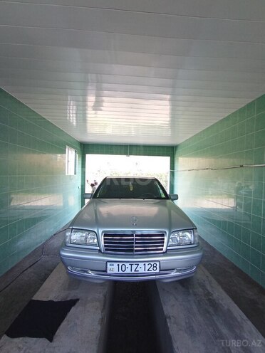 Mercedes C 200 1998, 301,248 km - 2.0 l - Ucar
