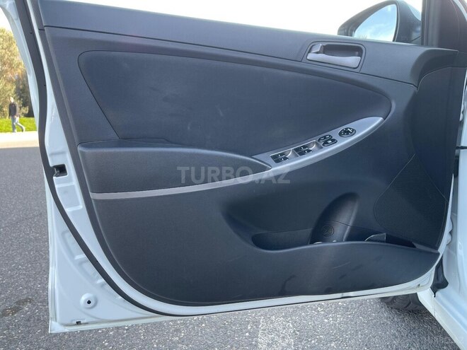 Hyundai Accent 2015, 126,500 km - 1.6 l - Bakı