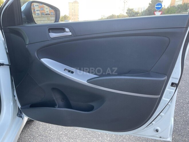 Hyundai Accent 2015, 126,500 km - 1.6 l - Bakı