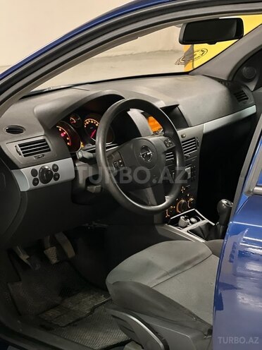 Opel Astra 2004, 270,000 km - 1.4 л - Gəncə