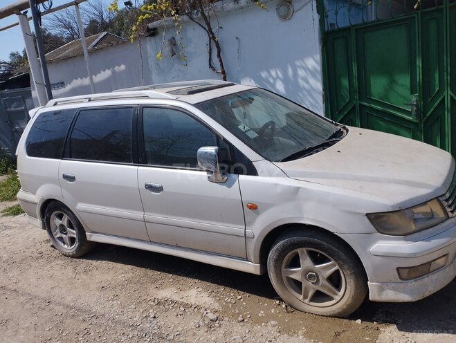 Mitsubishi  2000, 257,000 km - 2.4 л - Bakı