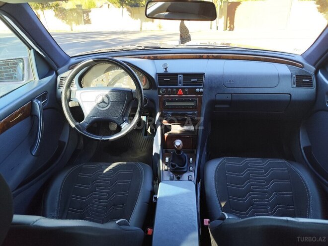 Mercedes C 220 d 1998, 378,000 km - 2.2 л - Balakən