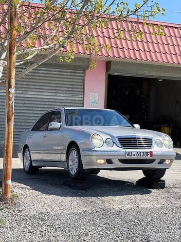 Mercedes E 240 2000, 277,000 km - 2.4 l - Şəmkir