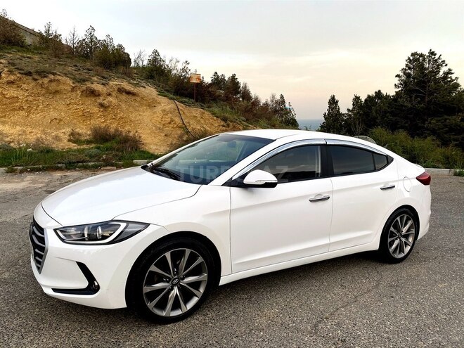 Hyundai Avante 2015, 207,000 km - 1.6 л - Bakı