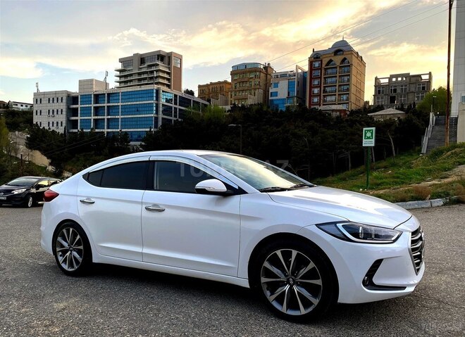 Hyundai Avante 2015, 207,000 km - 1.6 л - Bakı