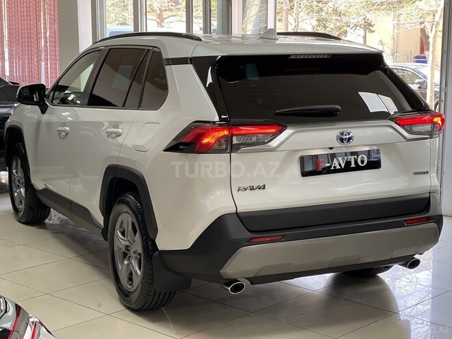 Toyota RAV4-4