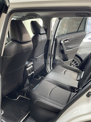 Toyota RAV4-10